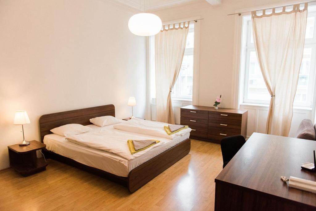 Lion Apartments In Historical Center, Bratislava Old Town Exterior photo