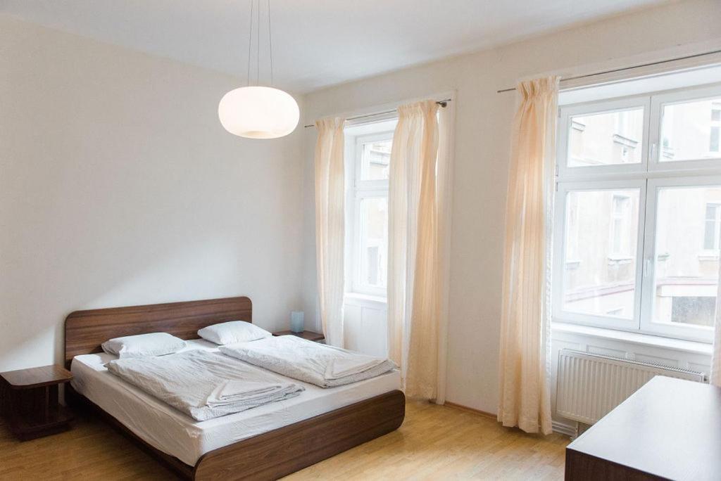 Lion Apartments In Historical Center, Bratislava Old Town Exterior photo