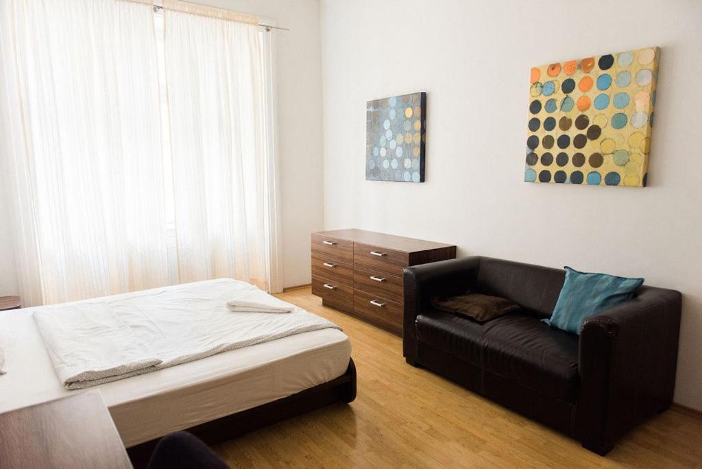 Lion Apartments In Historical Center, Bratislava Old Town Exterior photo